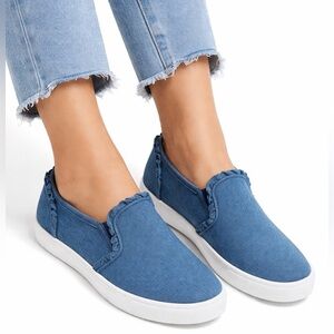 Comfort size 8 denim ruffle Cottagecore Blue Slip-On Sneakers